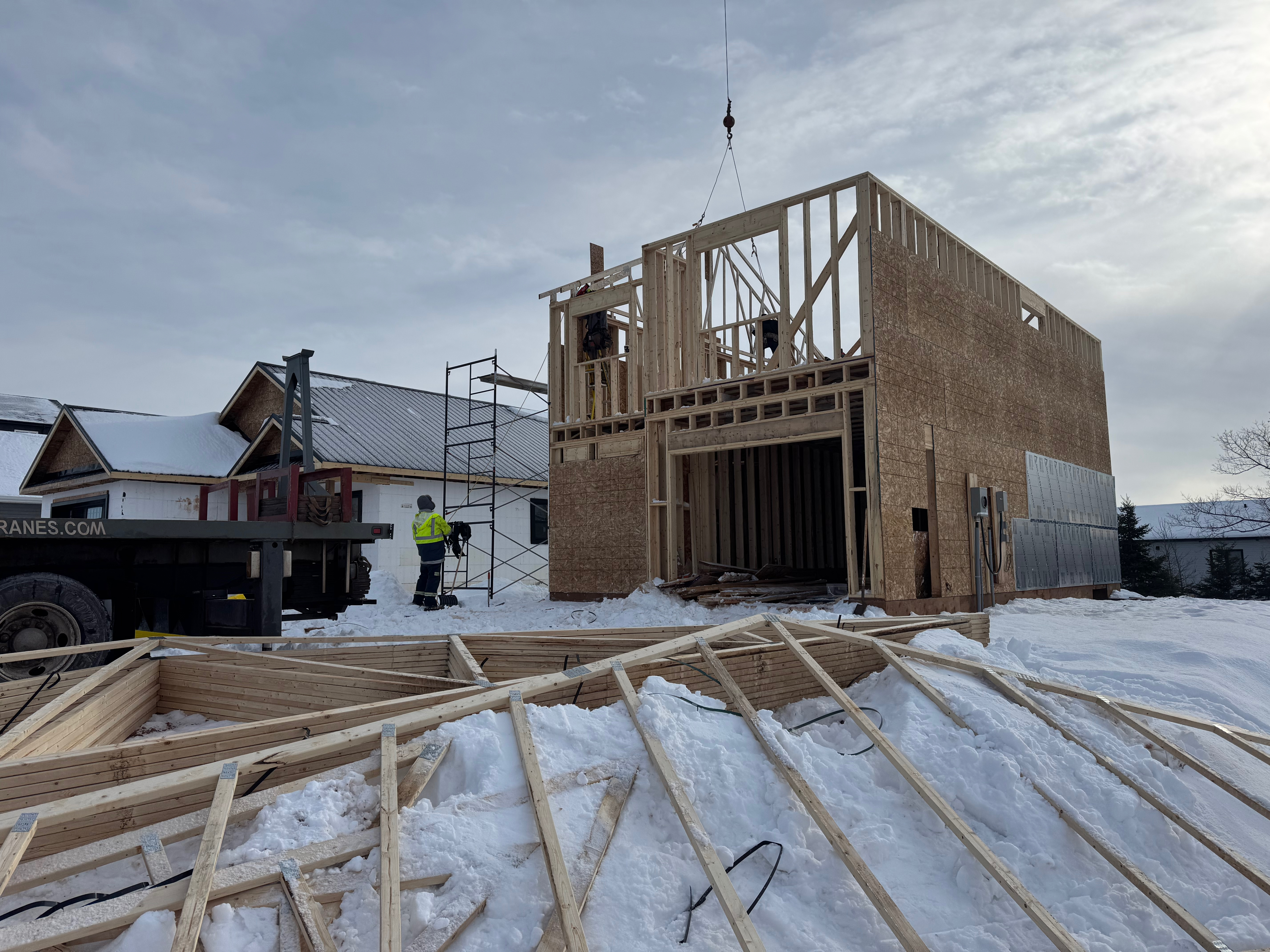 46 Emily Drive - Truss installation